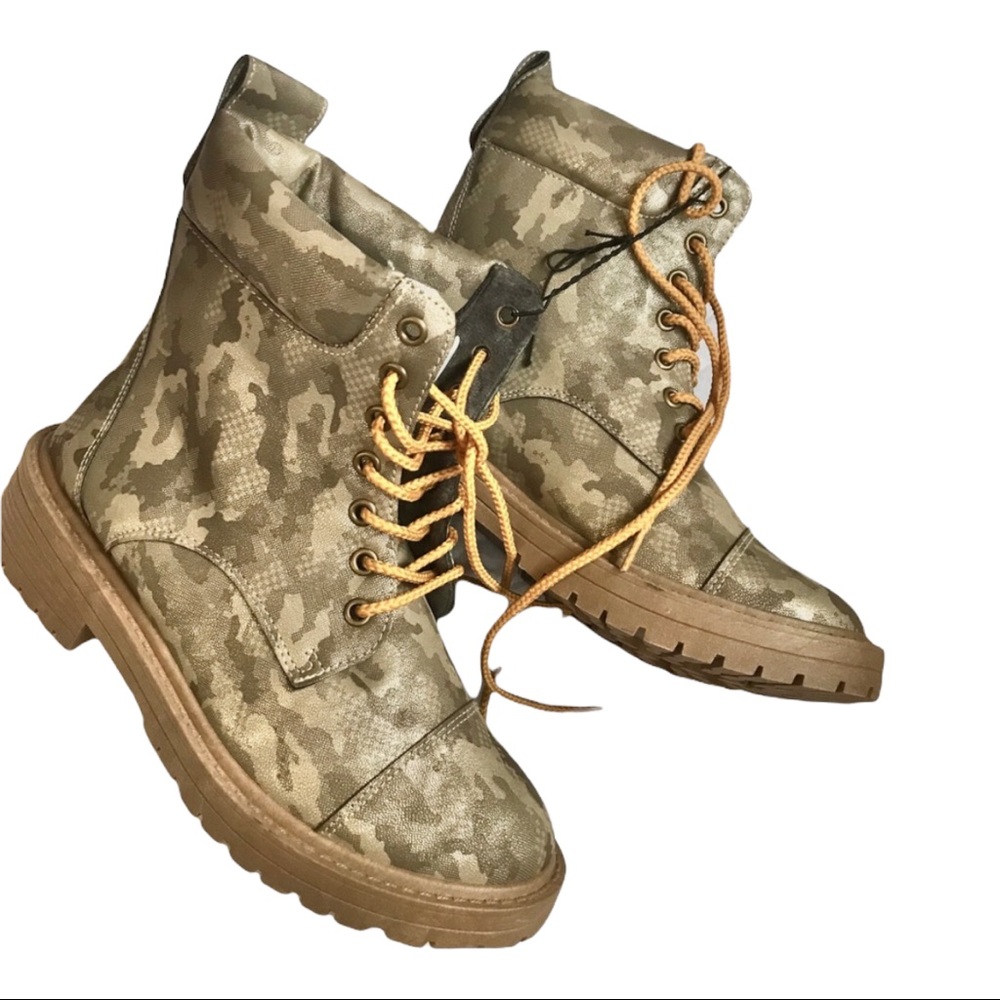Alpine woods Camo metallic hiking combat boots Sz‎ 8 New